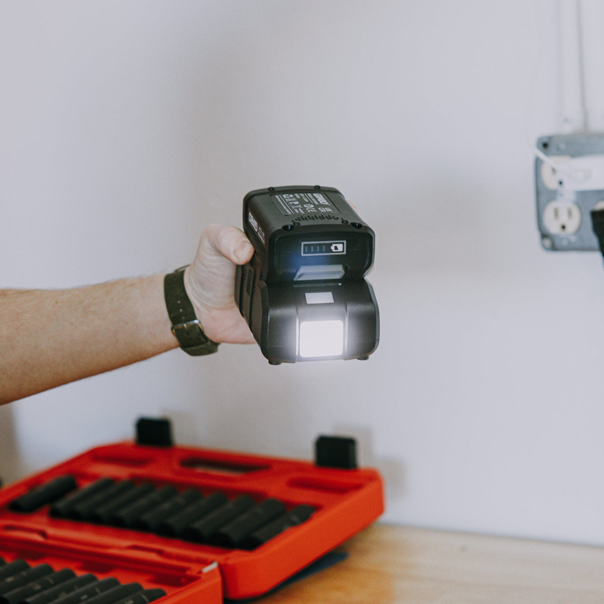 GRABO Pro Brushless Cordless Suction Gripster 375 lb with Remote