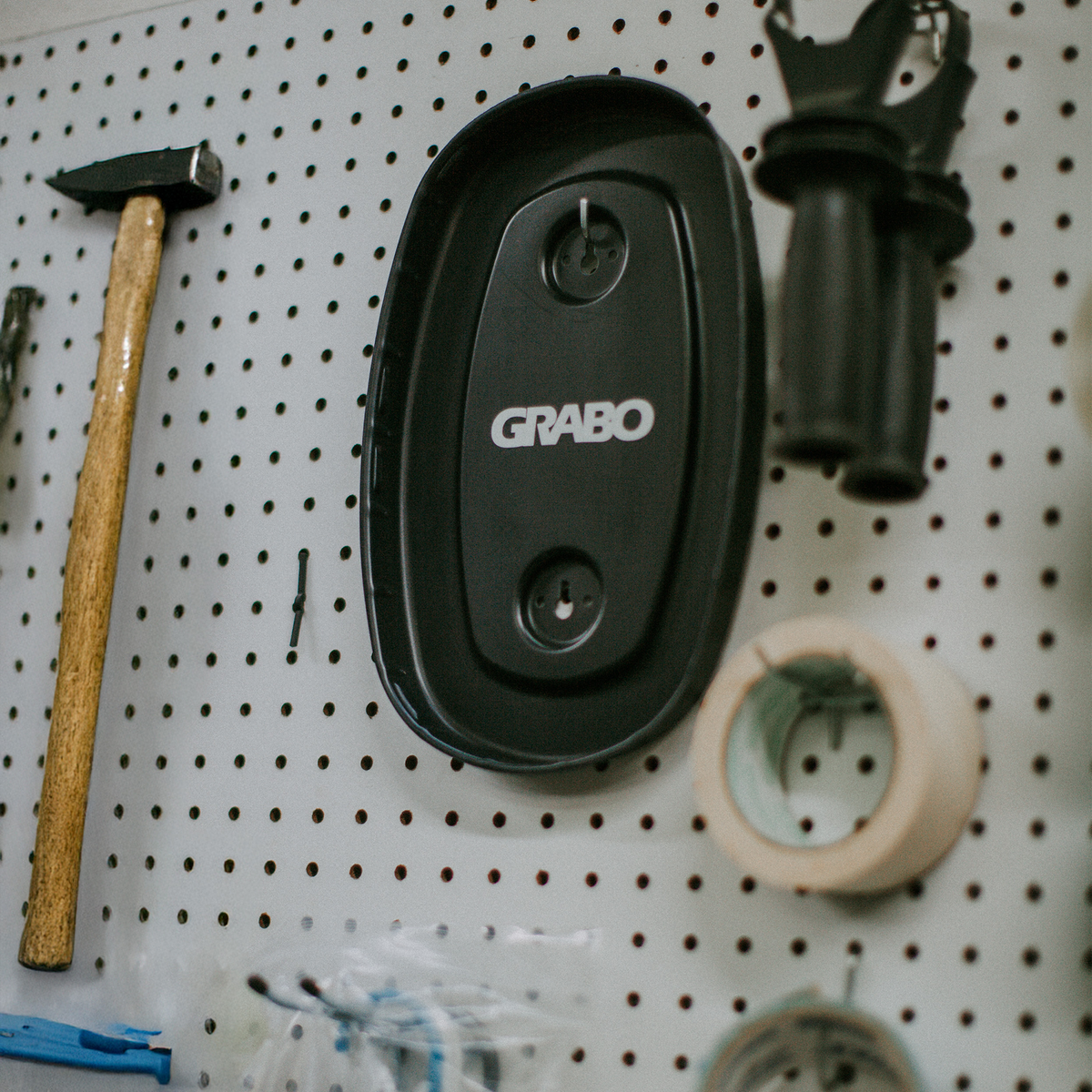 GRABO Pro Brushless Cordless Suction Gripster 375 lb with Remote